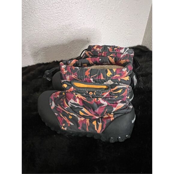 Bogs Girls BMOC Snow Winter Boots Insulated Size 2 Youth - Picture 1 of 6